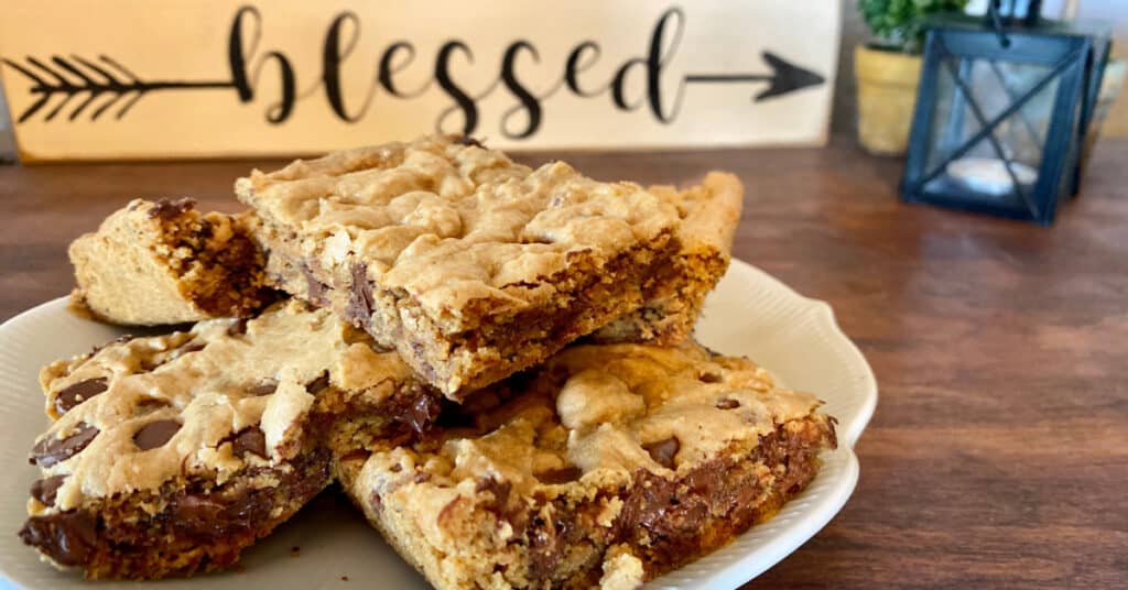 Best cookie bars with chocolate chips