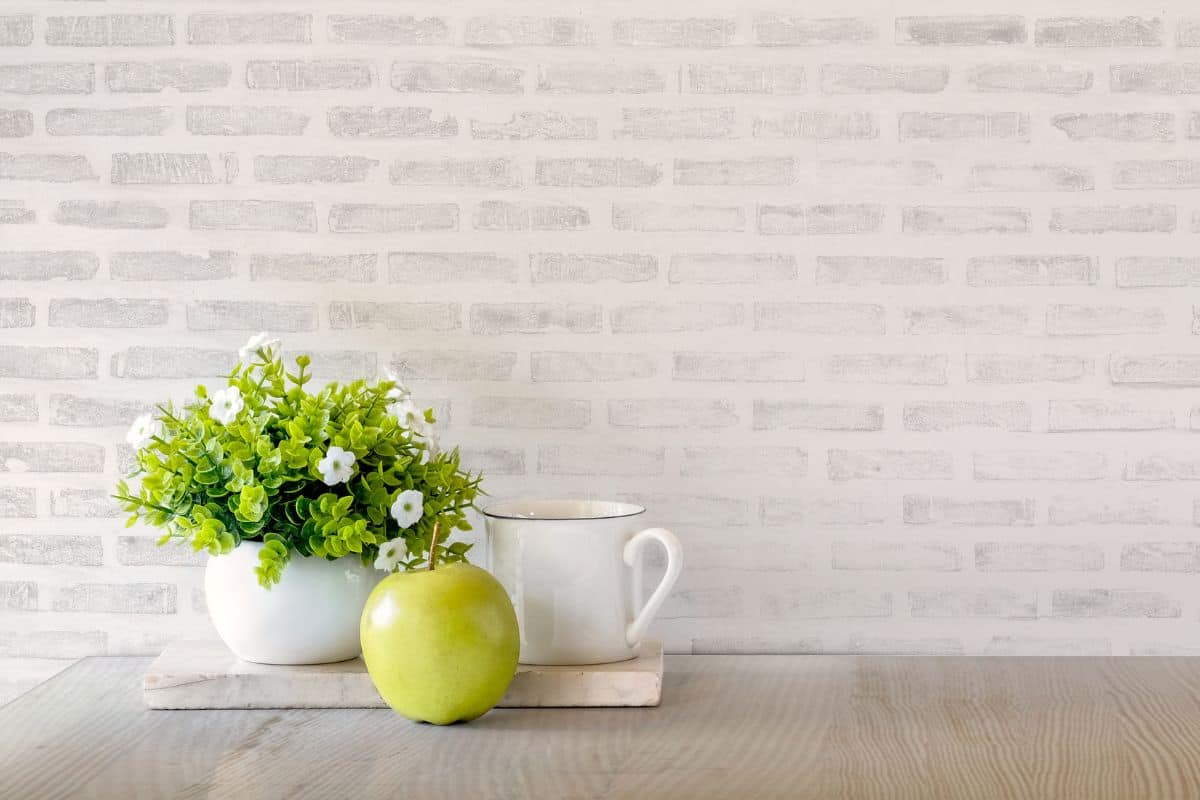 Minimalist kitchen counter display