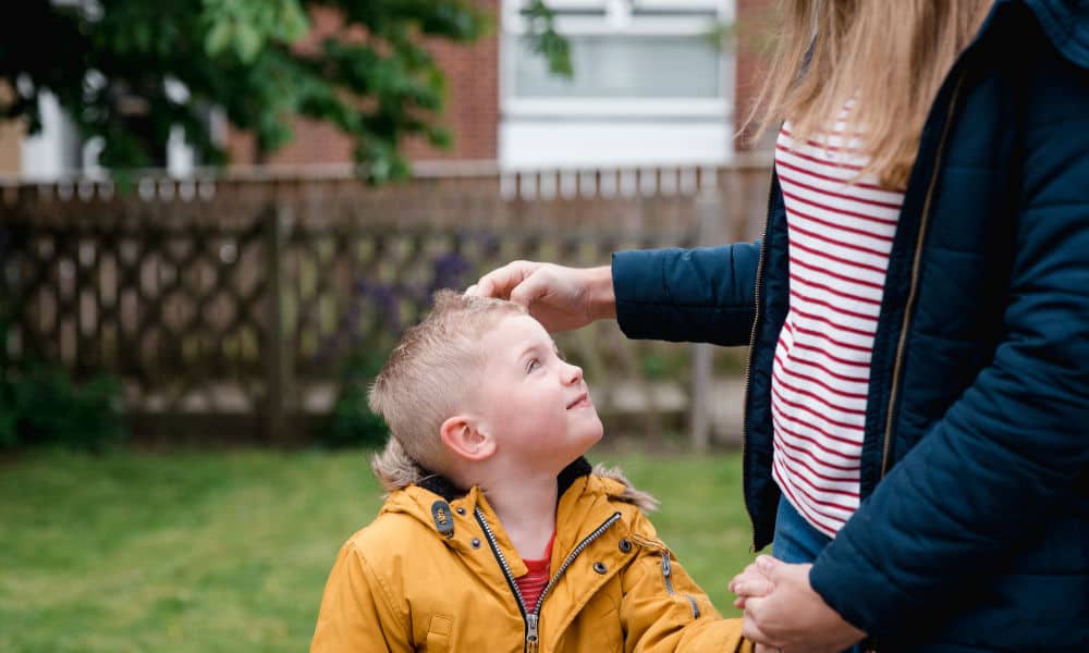 5 tips- how to raise a gentleman today: image of mom and son