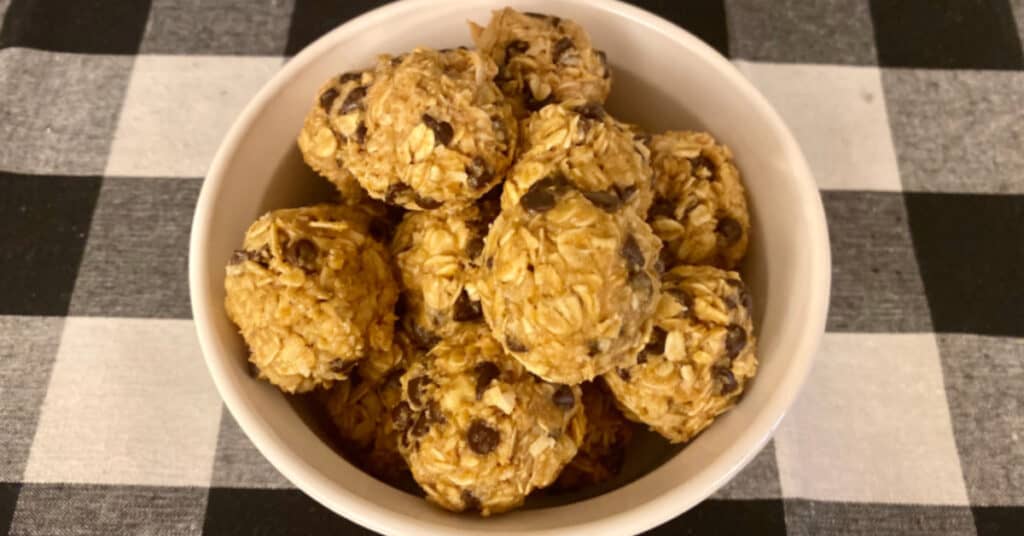 energy balls for kids-with peanut butter and chocolate chips