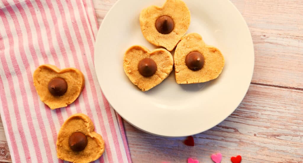 heart shaped peanut butter cookies-FB preview