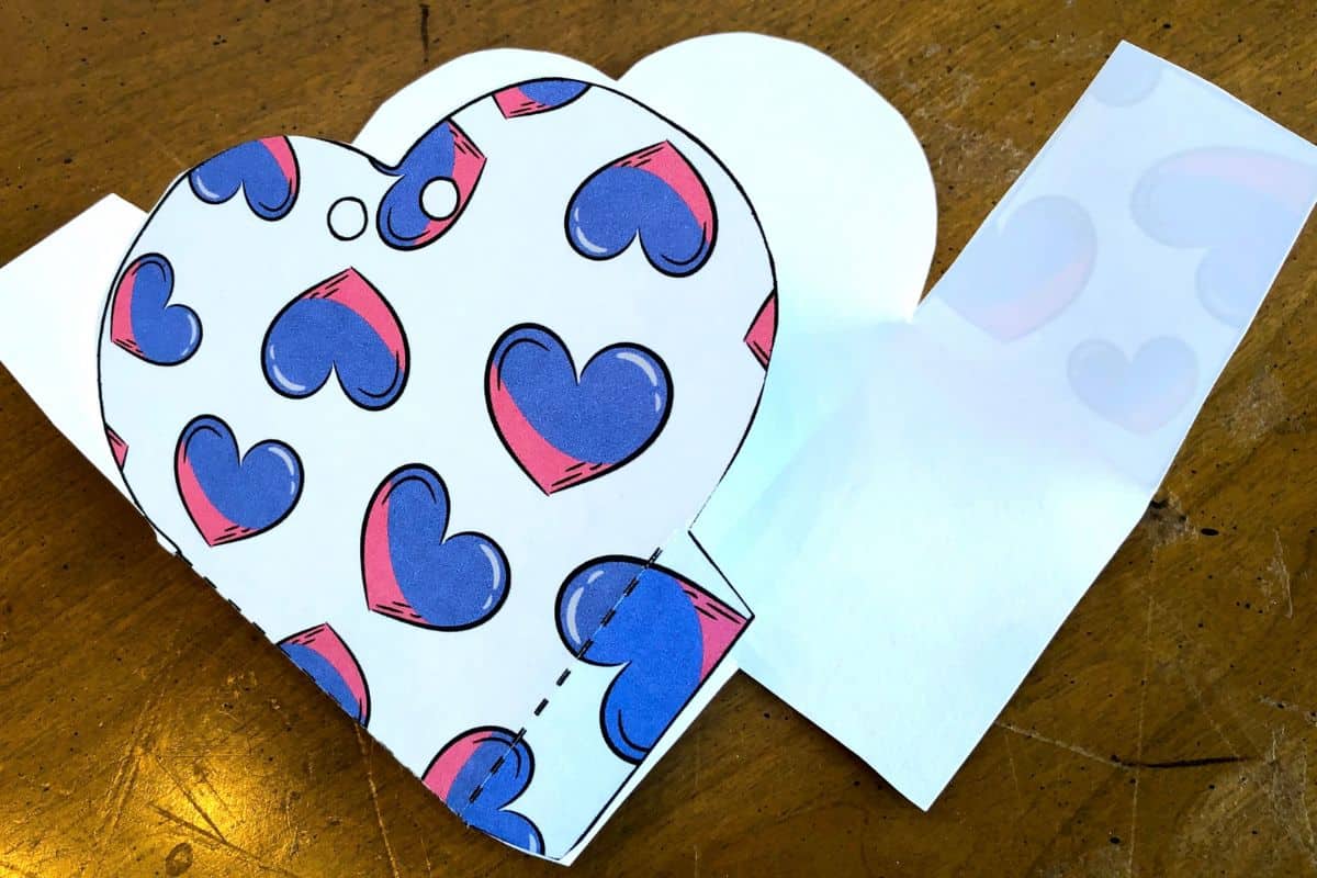 assembling valentine party favor treat box